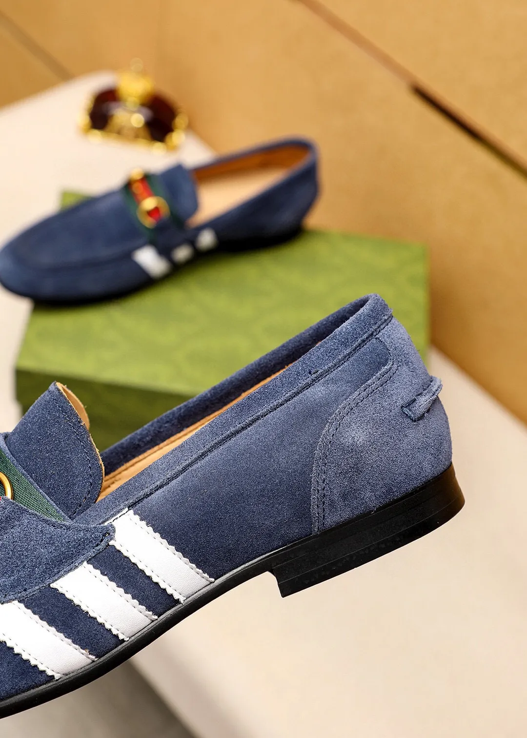 Men's shoes 💰480 💐 Product trademark: GUCCI "Gucci" casual leather shoes Regular size: 38-44 (45.46🉑️customized) Product materials: Selected imported first-layer frosted cowhide upper + classic hardware buckle, imported cowhide leather lining. Strong three-dimensional visual effect, original outsole Color: 4⃣️colors available